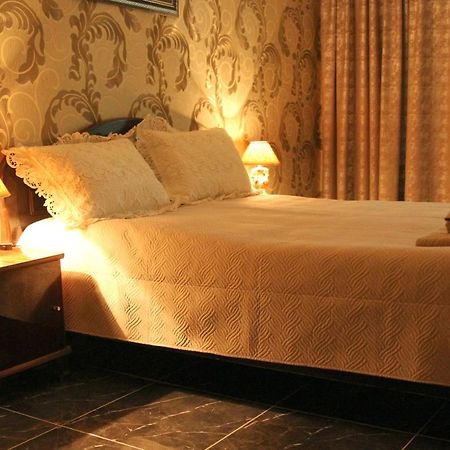 Georgian Hosts Tbilisi Hotel Kültér fotó