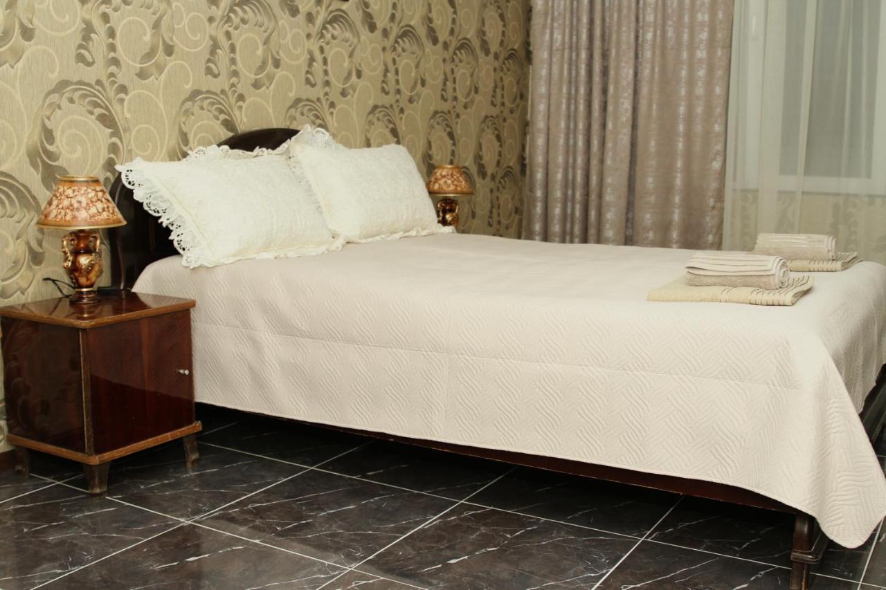 Georgian Hosts Tbilisi Hotel Kültér fotó
